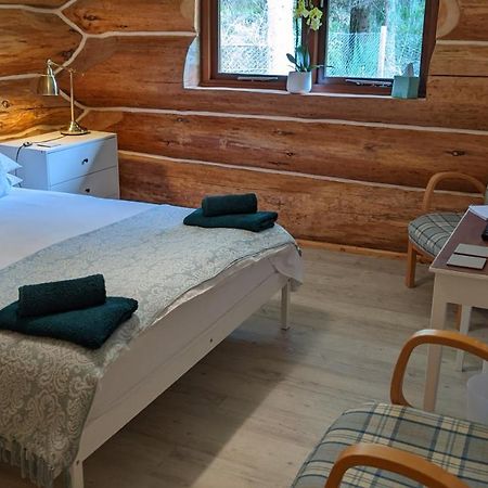 Owl Lodge Bed & Breakfast Kilmuir  Exteriör bild